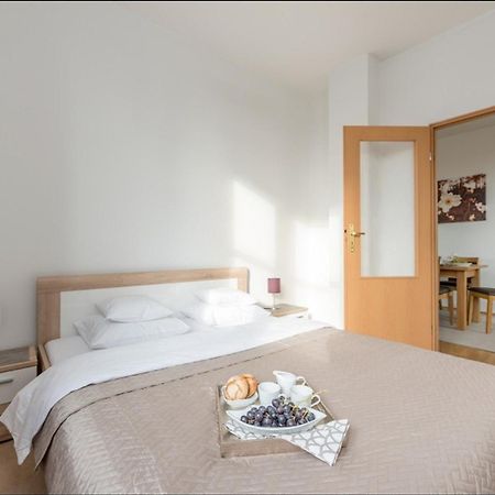 P&O Apartments Zgoda Варшава Экстерьер фото